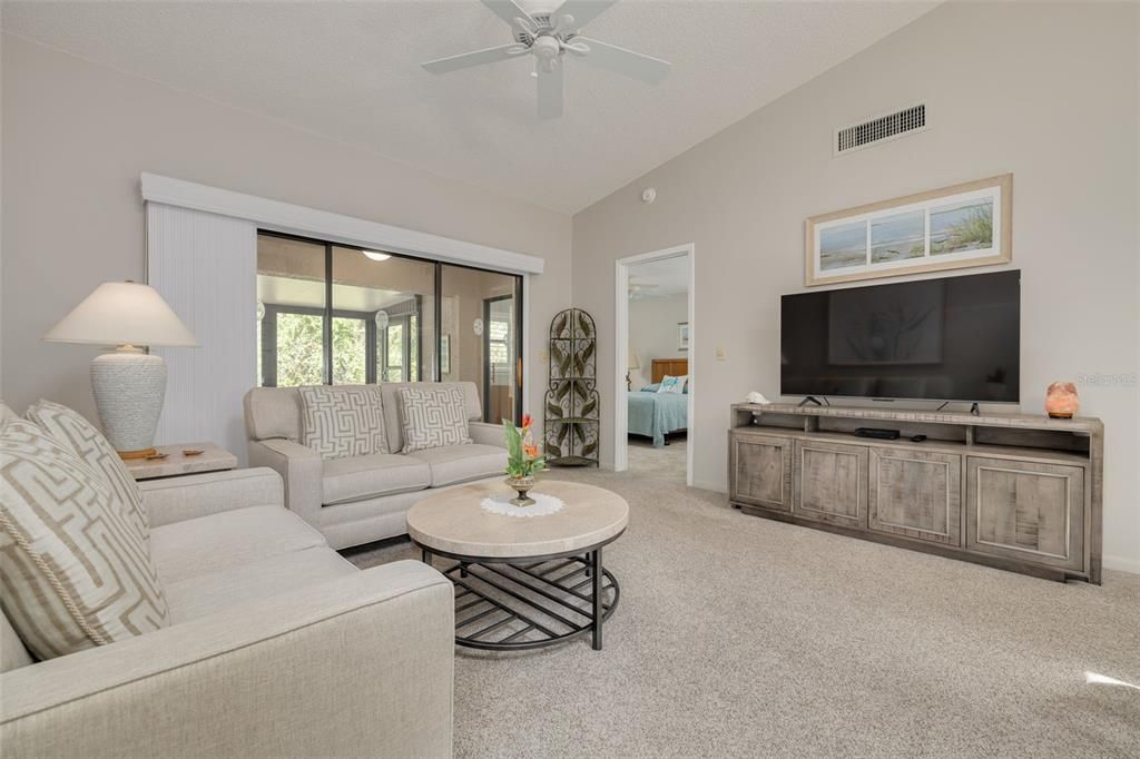 For Sale: $245,000 (2 beds, 2 baths, 1200 Square Feet)
