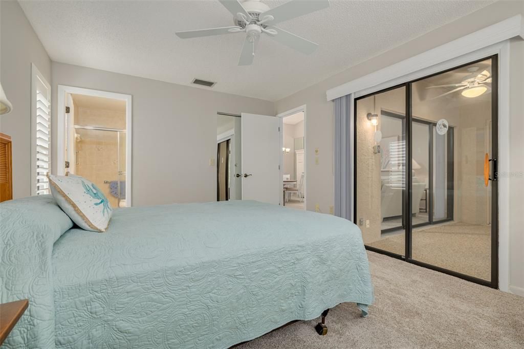 For Sale: $245,000 (2 beds, 2 baths, 1200 Square Feet)