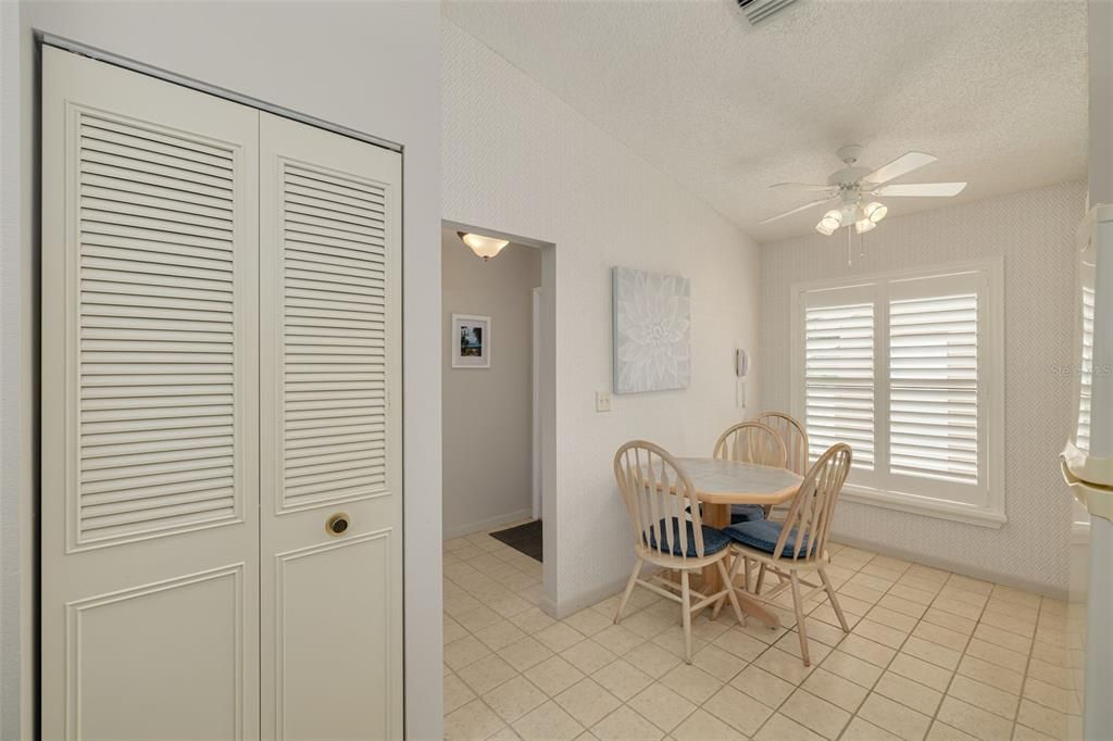 For Sale: $245,000 (2 beds, 2 baths, 1200 Square Feet)
