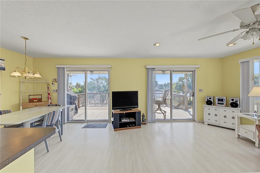 For Sale: $499,000 (3 beds, 1 baths, 1056 Square Feet)