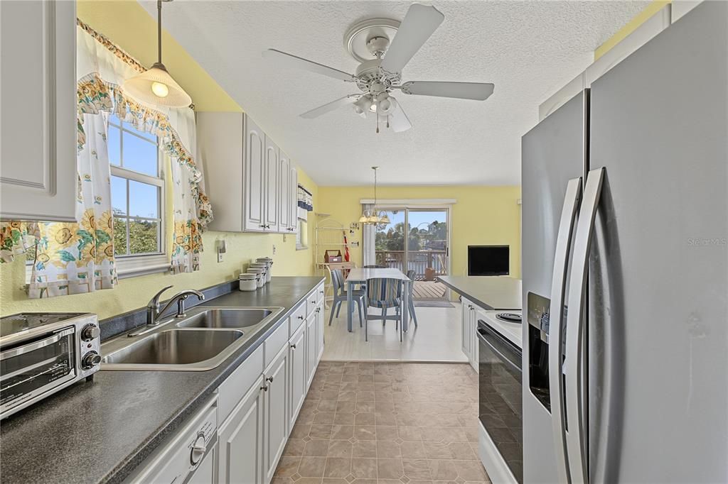 For Sale: $499,000 (3 beds, 1 baths, 1056 Square Feet)