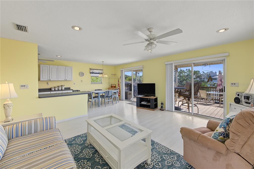 For Sale: $499,000 (3 beds, 1 baths, 1056 Square Feet)