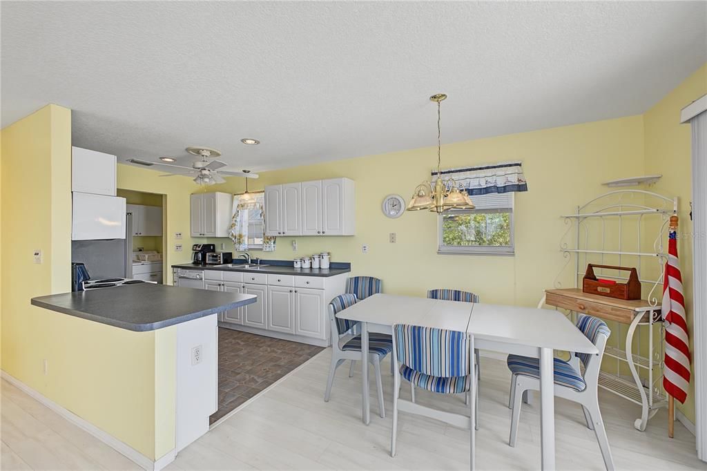For Sale: $499,000 (3 beds, 1 baths, 1056 Square Feet)