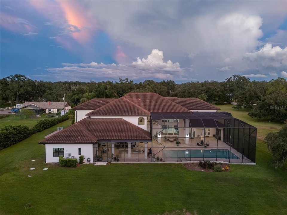 For Sale: $6,895,000 (6 beds, 6 baths, 9474 Square Feet)