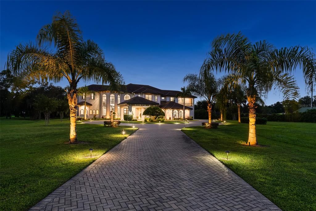For Sale: $6,895,000 (6 beds, 6 baths, 9474 Square Feet)