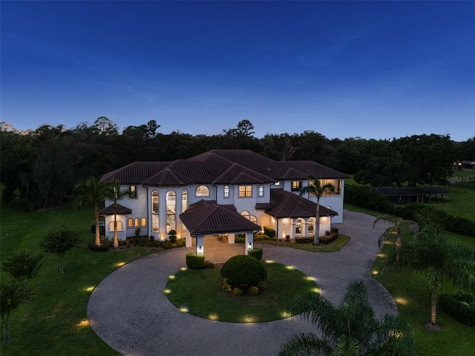 For Sale: $6,895,000 (6 beds, 6 baths, 9474 Square Feet)