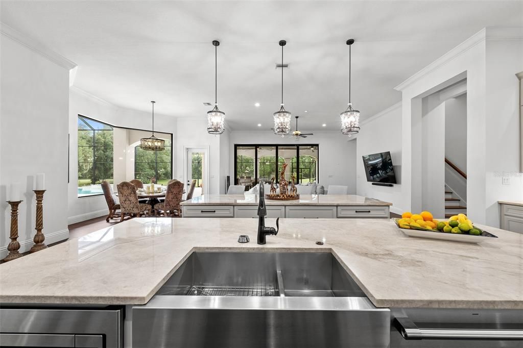 For Sale: $6,895,000 (6 beds, 6 baths, 9474 Square Feet)