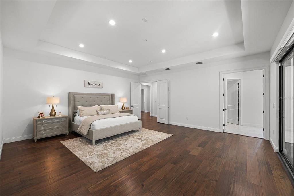For Sale: $6,895,000 (6 beds, 6 baths, 9474 Square Feet)