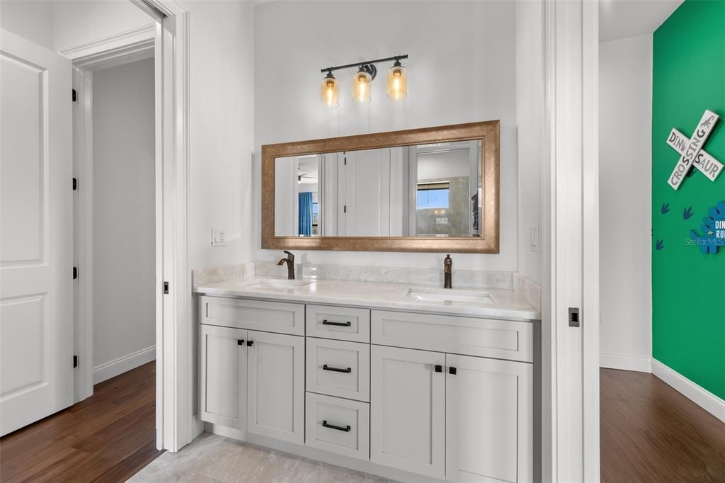 For Sale: $6,895,000 (6 beds, 6 baths, 9474 Square Feet)