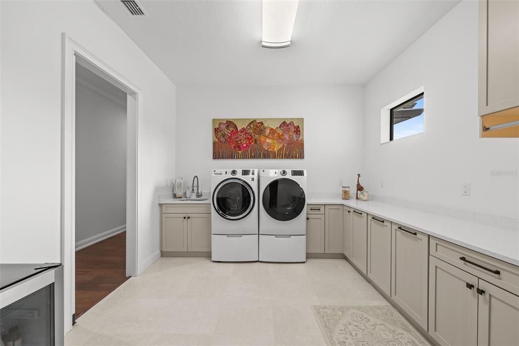 For Sale: $6,895,000 (6 beds, 6 baths, 9474 Square Feet)