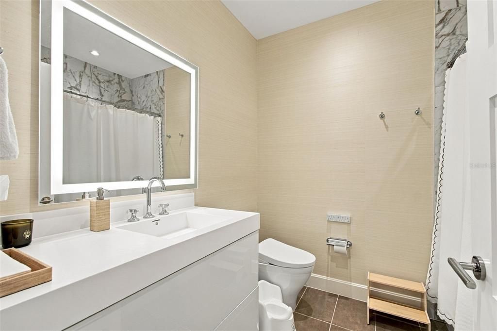 En Venta: $2,299,000 (3 camas, 3 baños, 2156 Pies cuadrados)