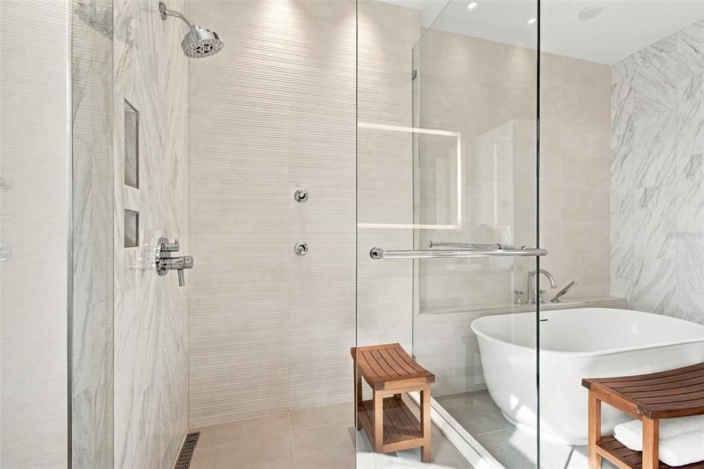En Venta: $2,299,000 (3 camas, 3 baños, 2156 Pies cuadrados)