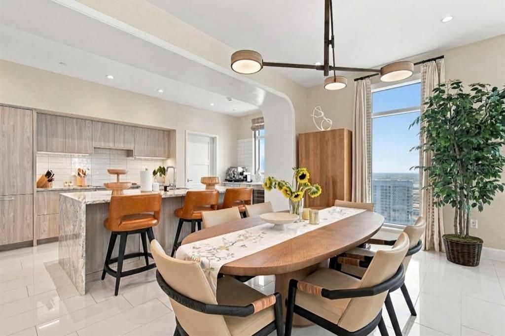 En Venta: $2,299,000 (3 camas, 3 baños, 2156 Pies cuadrados)