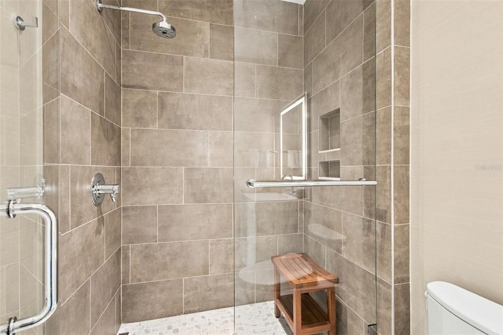 En Venta: $2,299,000 (3 camas, 3 baños, 2156 Pies cuadrados)
