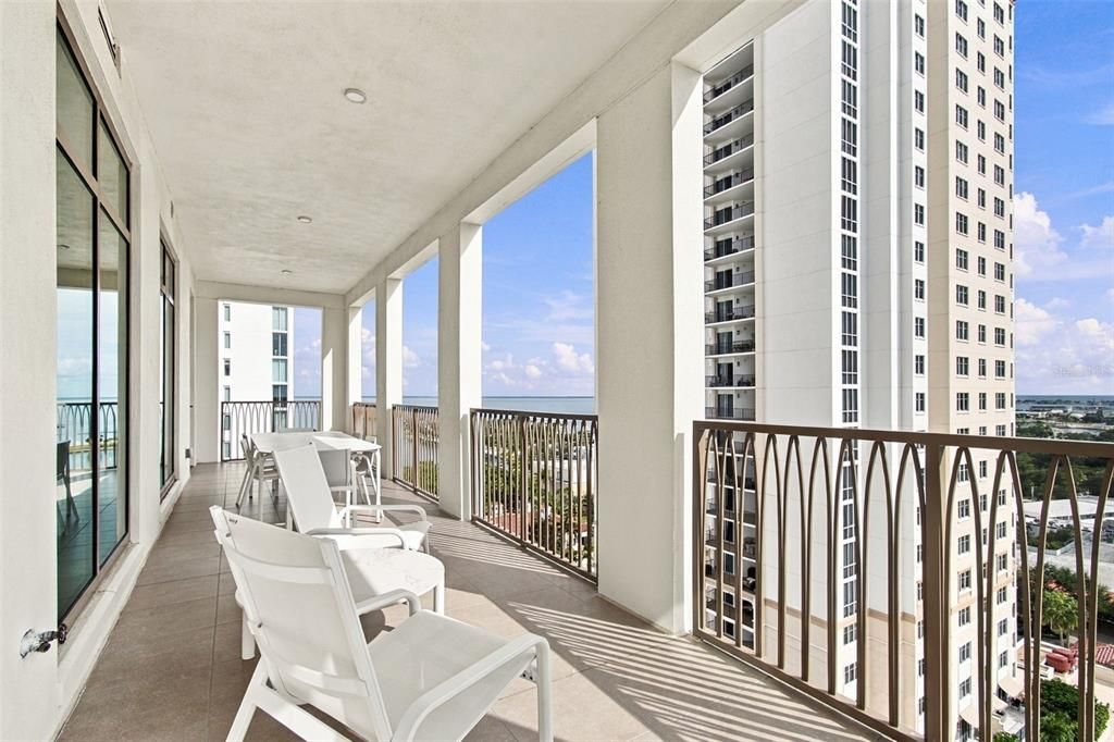 En Venta: $2,299,000 (3 camas, 3 baños, 2156 Pies cuadrados)