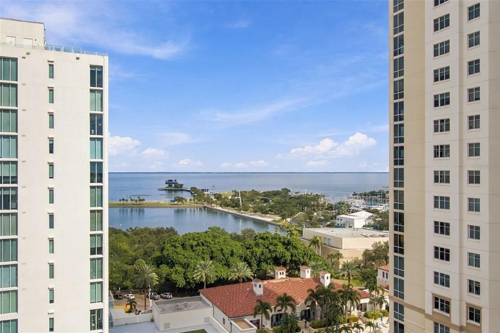 En Venta: $2,299,000 (3 camas, 3 baños, 2156 Pies cuadrados)