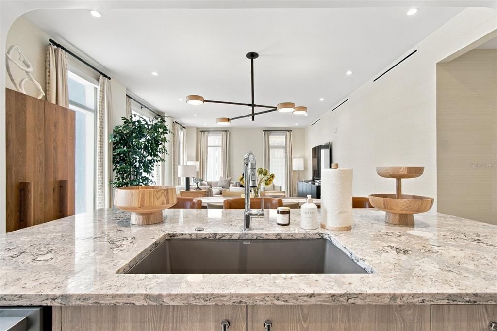 En Venta: $2,299,000 (3 camas, 3 baños, 2156 Pies cuadrados)