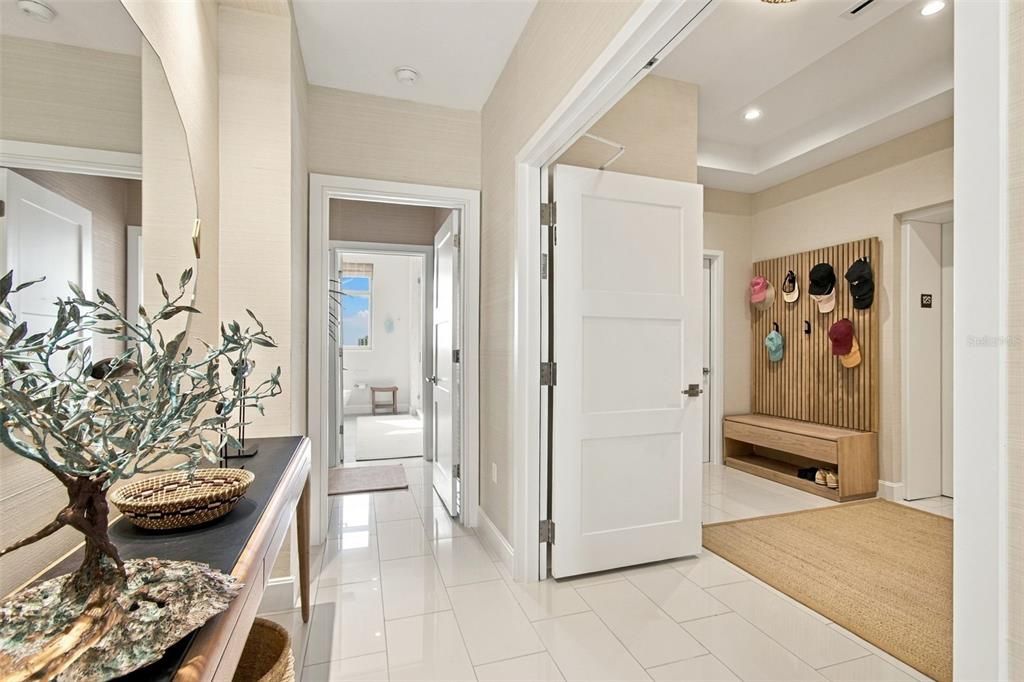 En Venta: $2,299,000 (3 camas, 3 baños, 2156 Pies cuadrados)