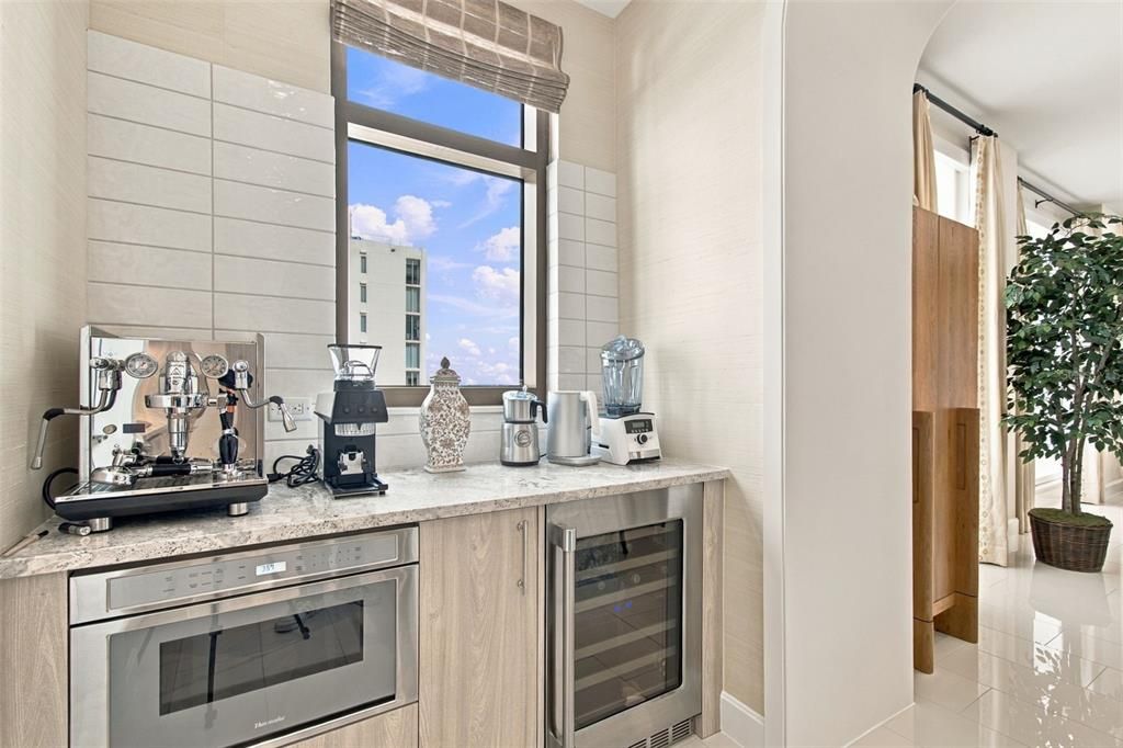En Venta: $2,299,000 (3 camas, 3 baños, 2156 Pies cuadrados)