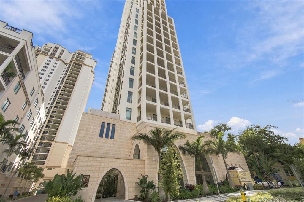 En Venta: $2,299,000 (3 camas, 3 baños, 2156 Pies cuadrados)