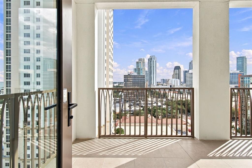 En Venta: $2,299,000 (3 camas, 3 baños, 2156 Pies cuadrados)