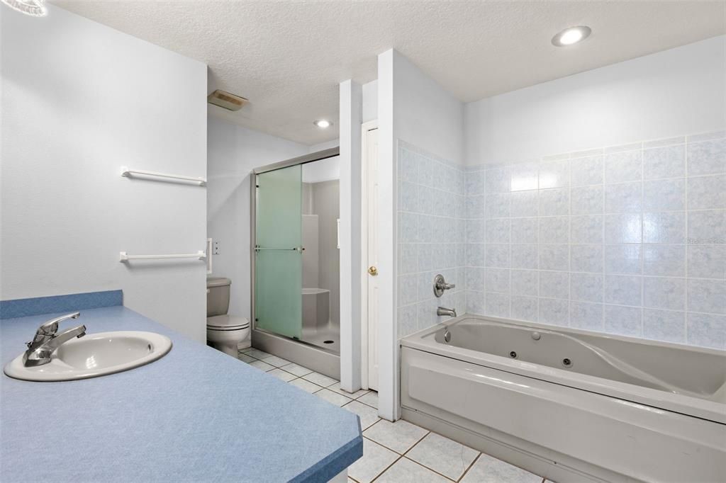 En Venta: $299,900 (3 camas, 2 baños, 1713 Pies cuadrados)