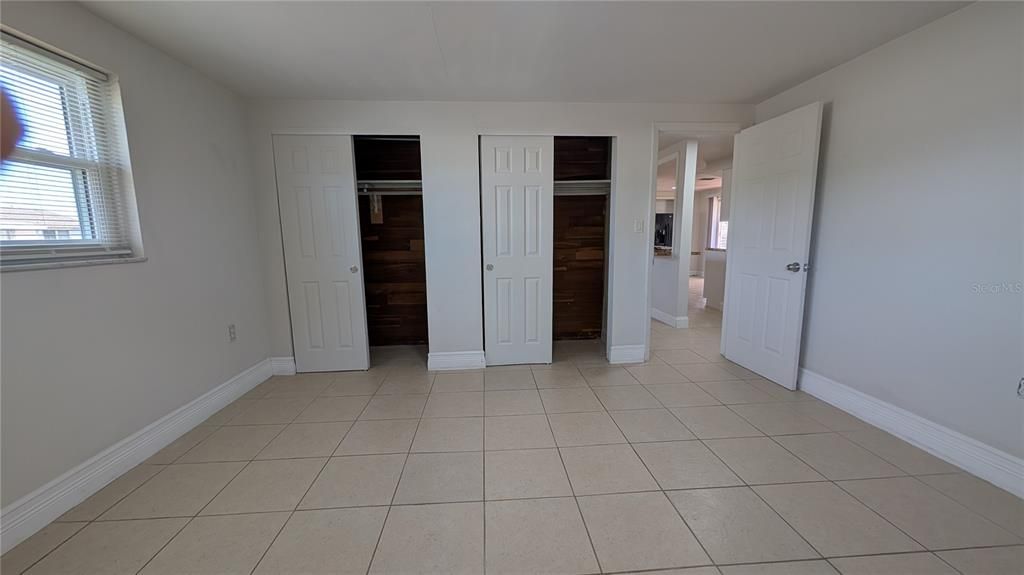 For Rent: $1,600 (2 beds, 1 baths, 905 Square Feet)