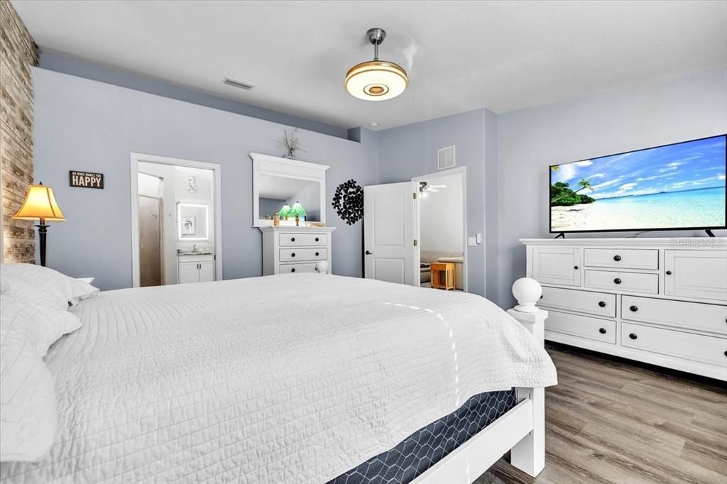 For Sale: $249,900 (3 beds, 2 baths, 1765 Square Feet)