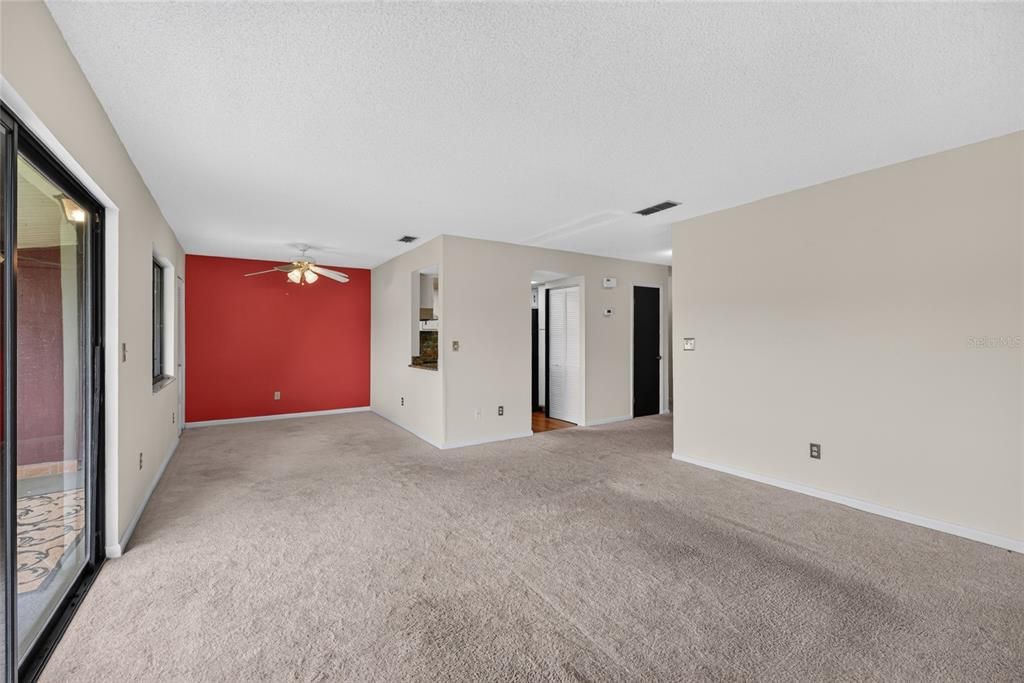 For Sale: $119,000 (2 beds, 1 baths, 1027 Square Feet)