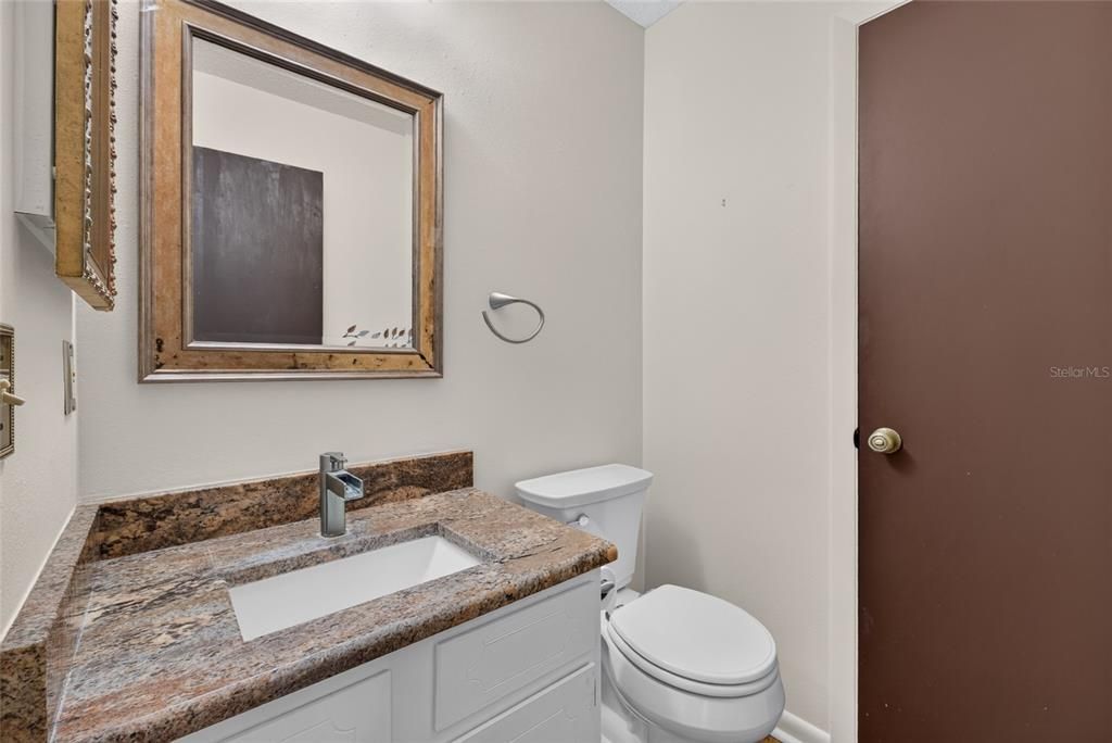 For Sale: $119,000 (2 beds, 1 baths, 1027 Square Feet)