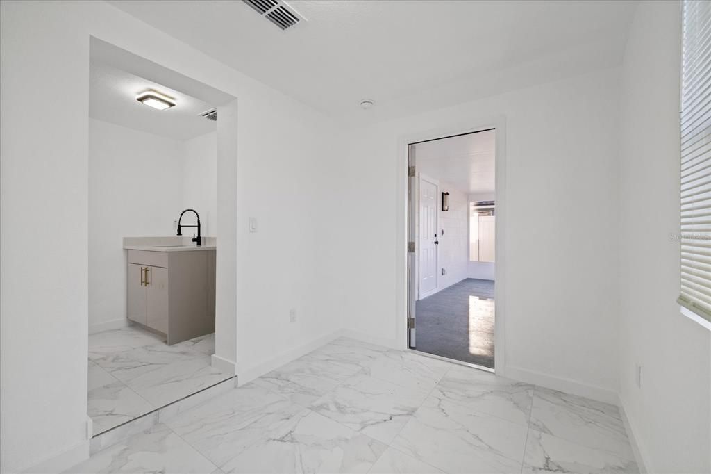 For Sale: $394,900 (4 beds, 2 baths, 1173 Square Feet)