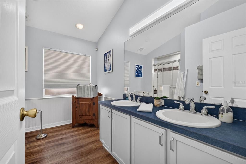 Active With Contract: $385,000 (3 beds, 2 baths, 1628 Square Feet)
