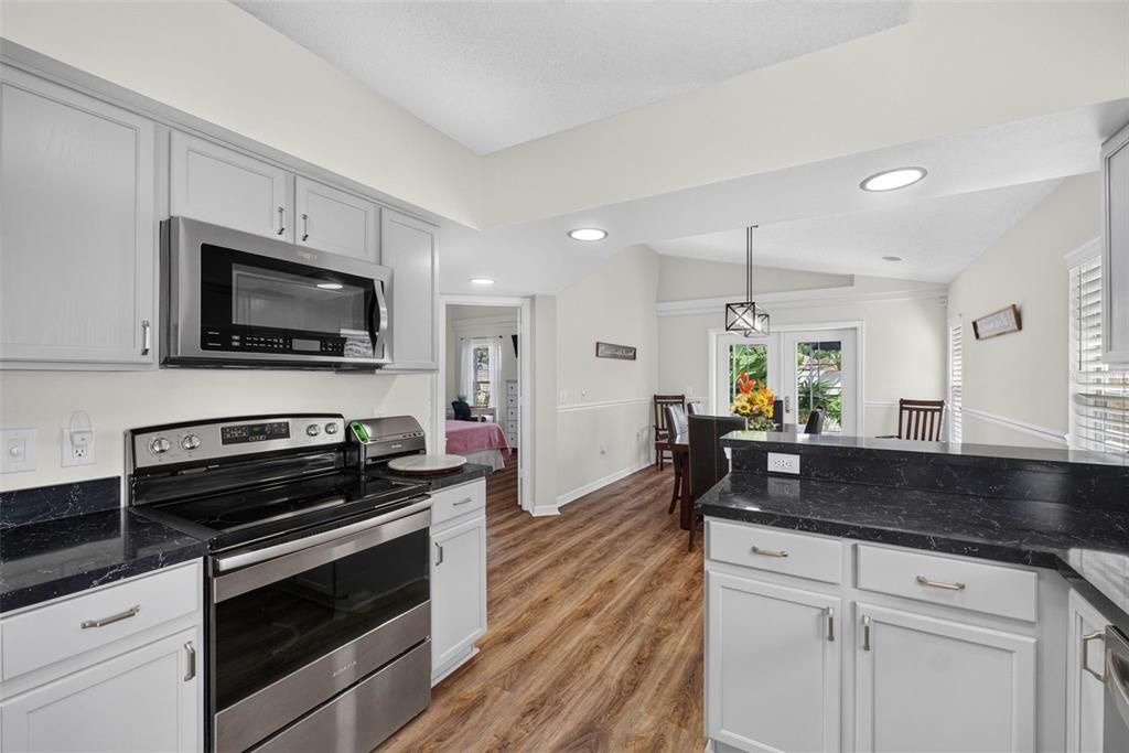 Active With Contract: $385,000 (3 beds, 2 baths, 1628 Square Feet)