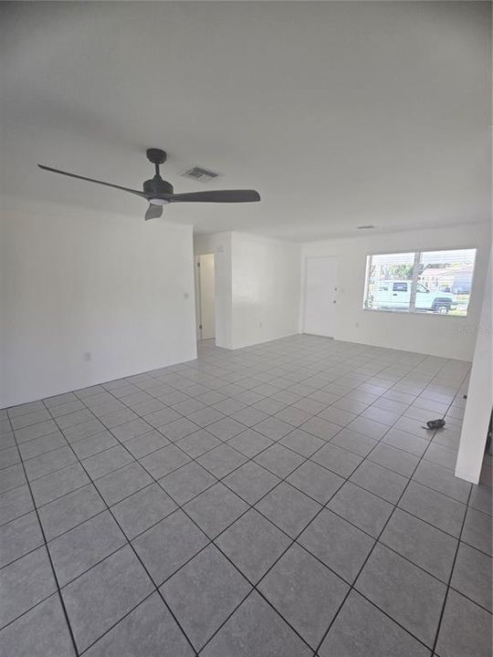 For Rent: $2,400 (2 beds, 1 baths, 1080 Square Feet)