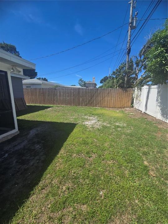 For Rent: $2,400 (2 beds, 1 baths, 1080 Square Feet)
