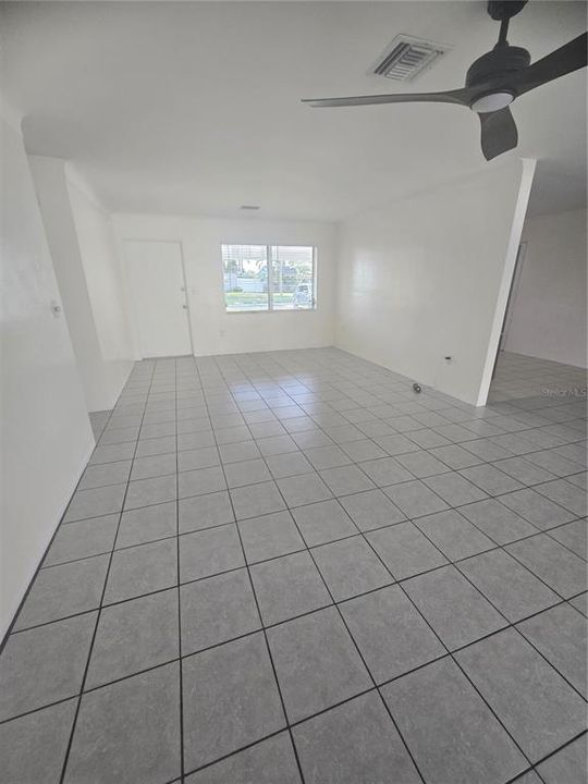 For Rent: $2,400 (2 beds, 1 baths, 1080 Square Feet)