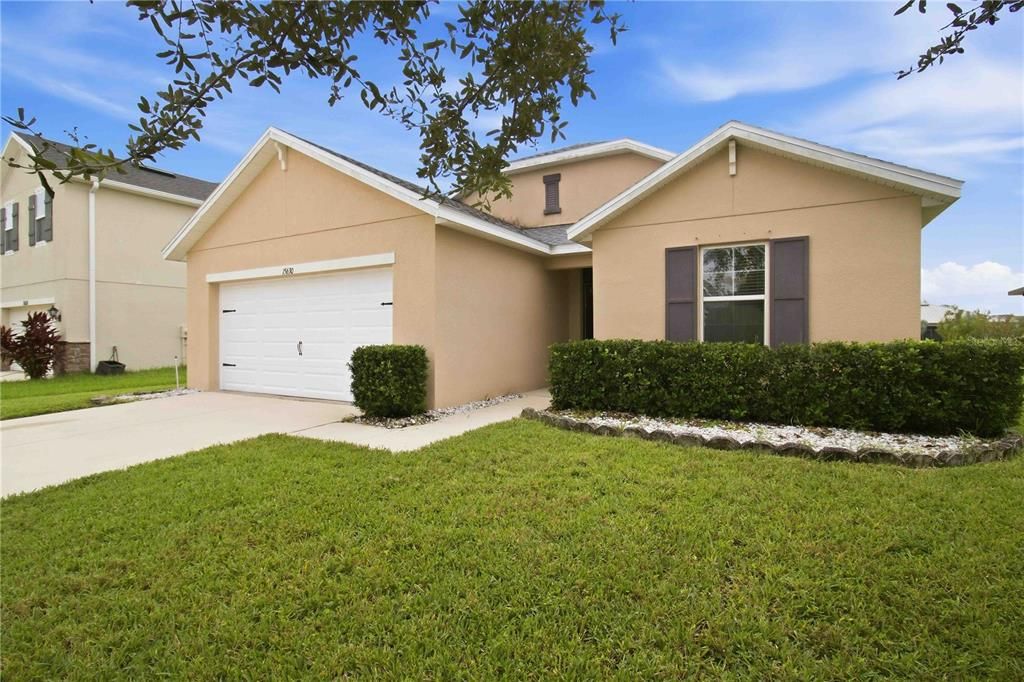 For Rent: $2,550 (3 beds, 2 baths, 1626 Square Feet)