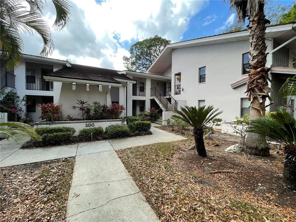 For Rent: $1,900 (2 beds, 2 baths, 1000 Square Feet)