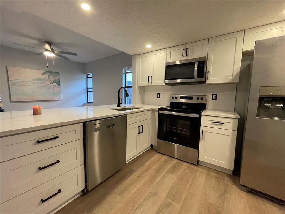 For Rent: $1,900 (2 beds, 2 baths, 1000 Square Feet)