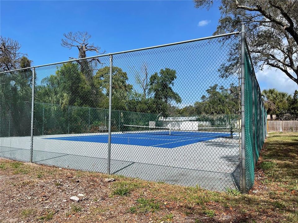 For Rent: $1,900 (2 beds, 2 baths, 1000 Square Feet)
