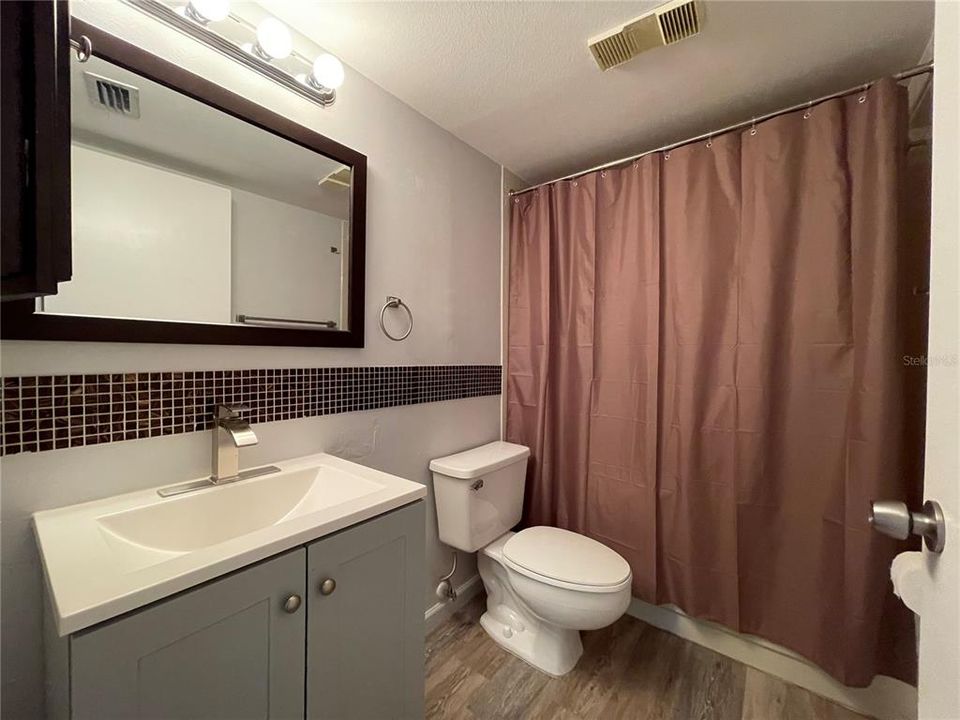 For Rent: $1,900 (2 beds, 2 baths, 1000 Square Feet)