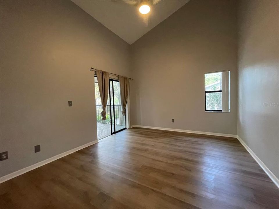 For Rent: $1,900 (2 beds, 2 baths, 1000 Square Feet)