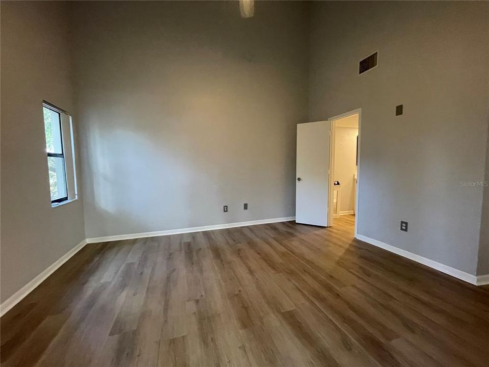 For Rent: $1,900 (2 beds, 2 baths, 1000 Square Feet)
