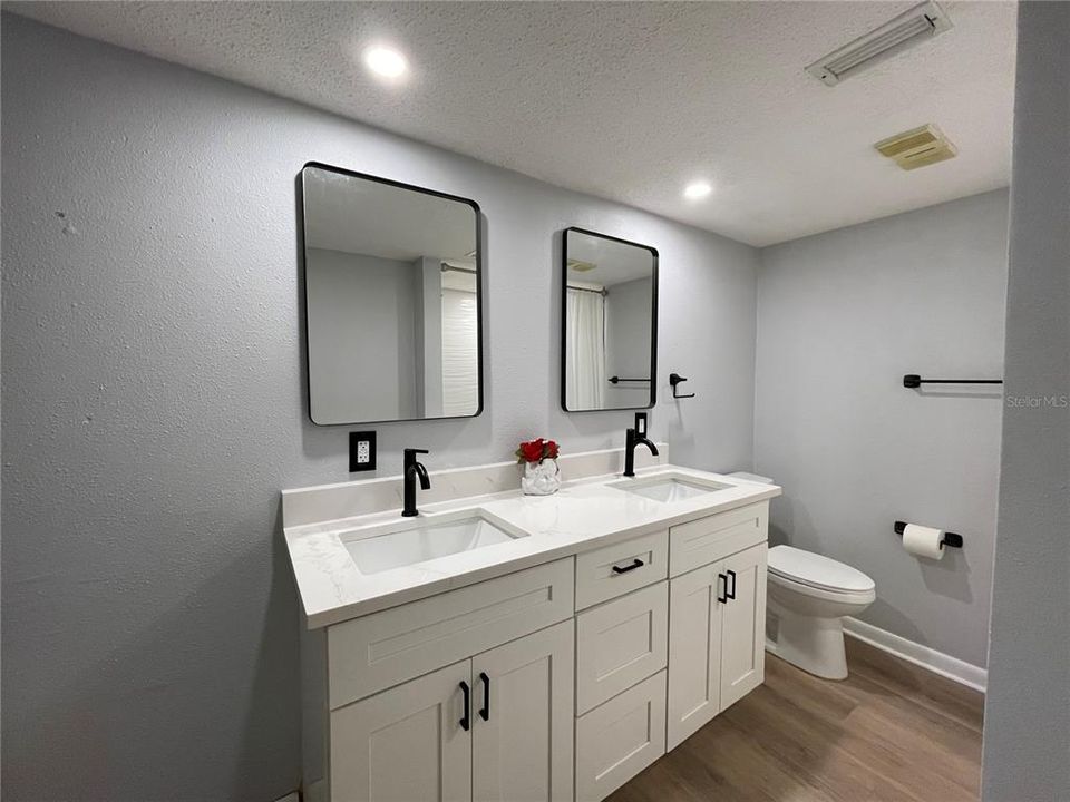 For Rent: $1,900 (2 beds, 2 baths, 1000 Square Feet)