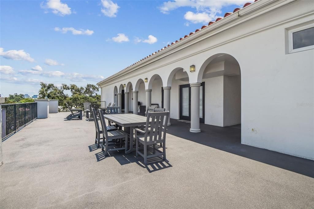 For Sale: $630,000 (2 beds, 2 baths, 1349 Square Feet)