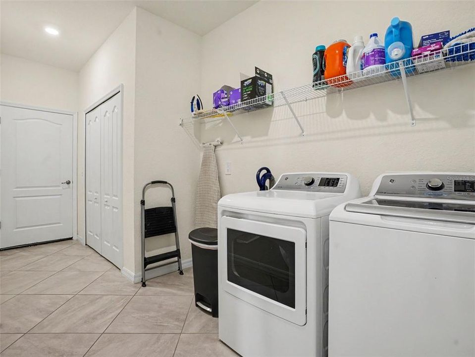 For Sale: $414,990 (3 beds, 2 baths, 1571 Square Feet)