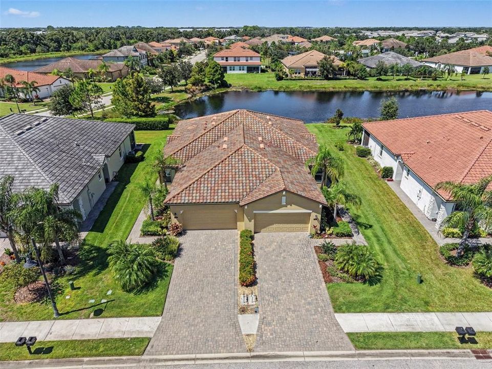 For Sale: $414,990 (3 beds, 2 baths, 1571 Square Feet)