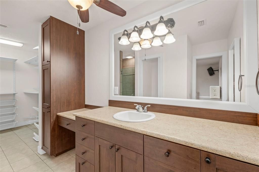 En Venta: $269,900 (3 camas, 2 baños, 1390 Pies cuadrados)