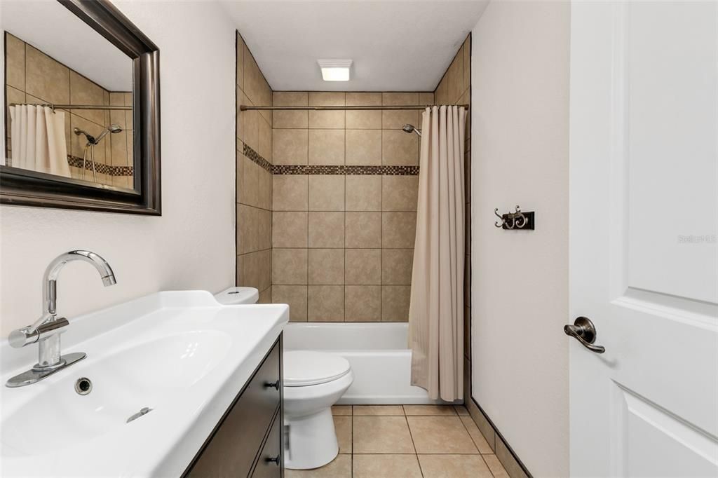 En Venta: $269,900 (3 camas, 2 baños, 1390 Pies cuadrados)