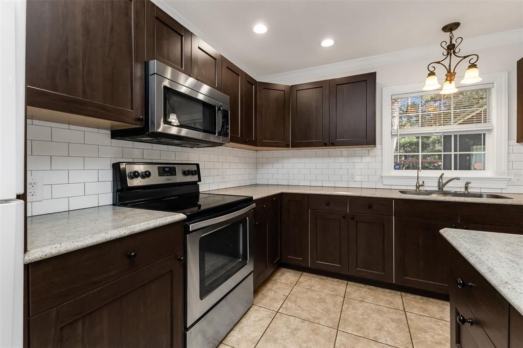 En Venta: $269,900 (3 camas, 2 baños, 1390 Pies cuadrados)